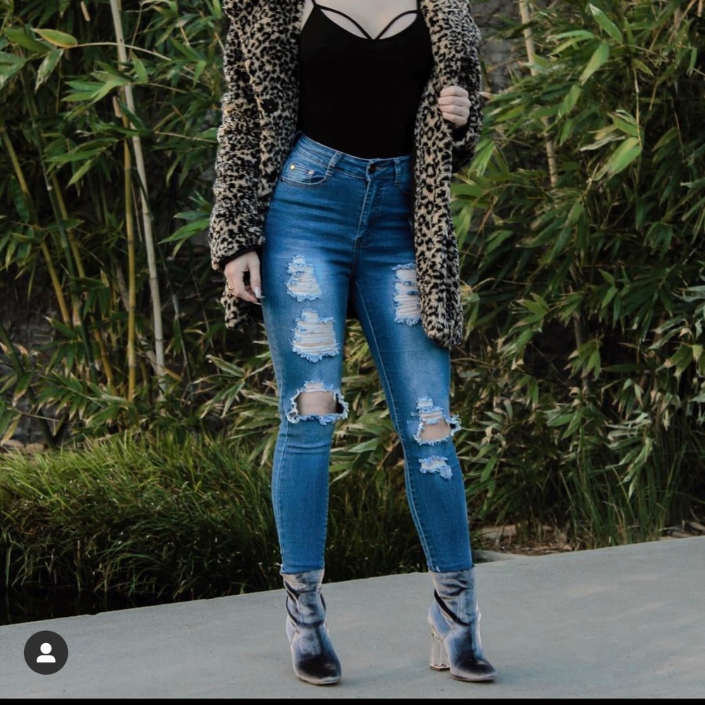 FASHION NOVA BOOTIES🤍⚡️ - Picture 4 of 4